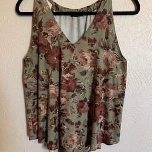 Adorable floral crop top